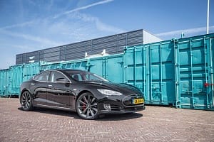 Tesla_i8-3