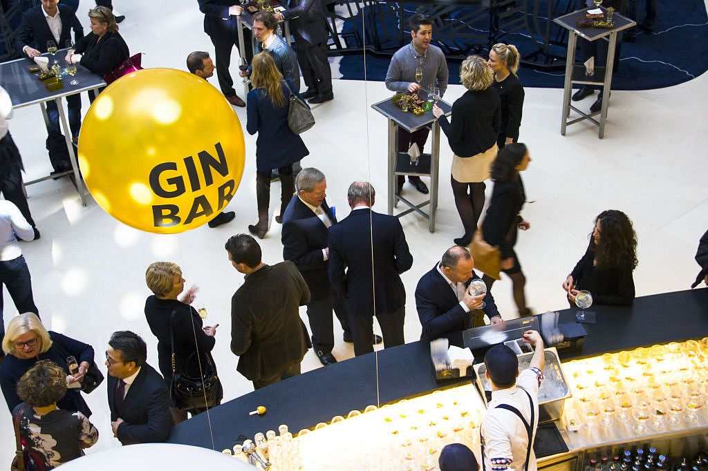 GinBar02