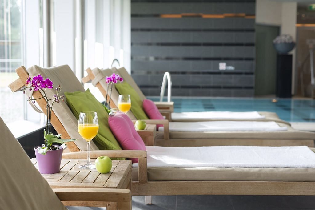 104_SHR_Amsterdam_Steigenberger Airport Hotel_Spa_Pool overview