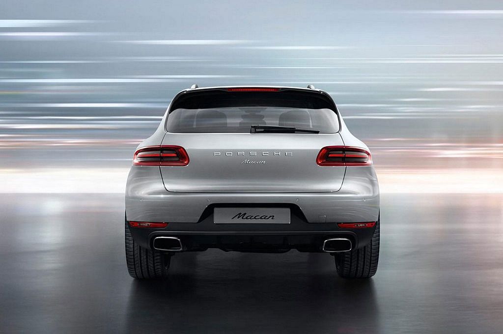 2015-Porsche-Macan-rear
