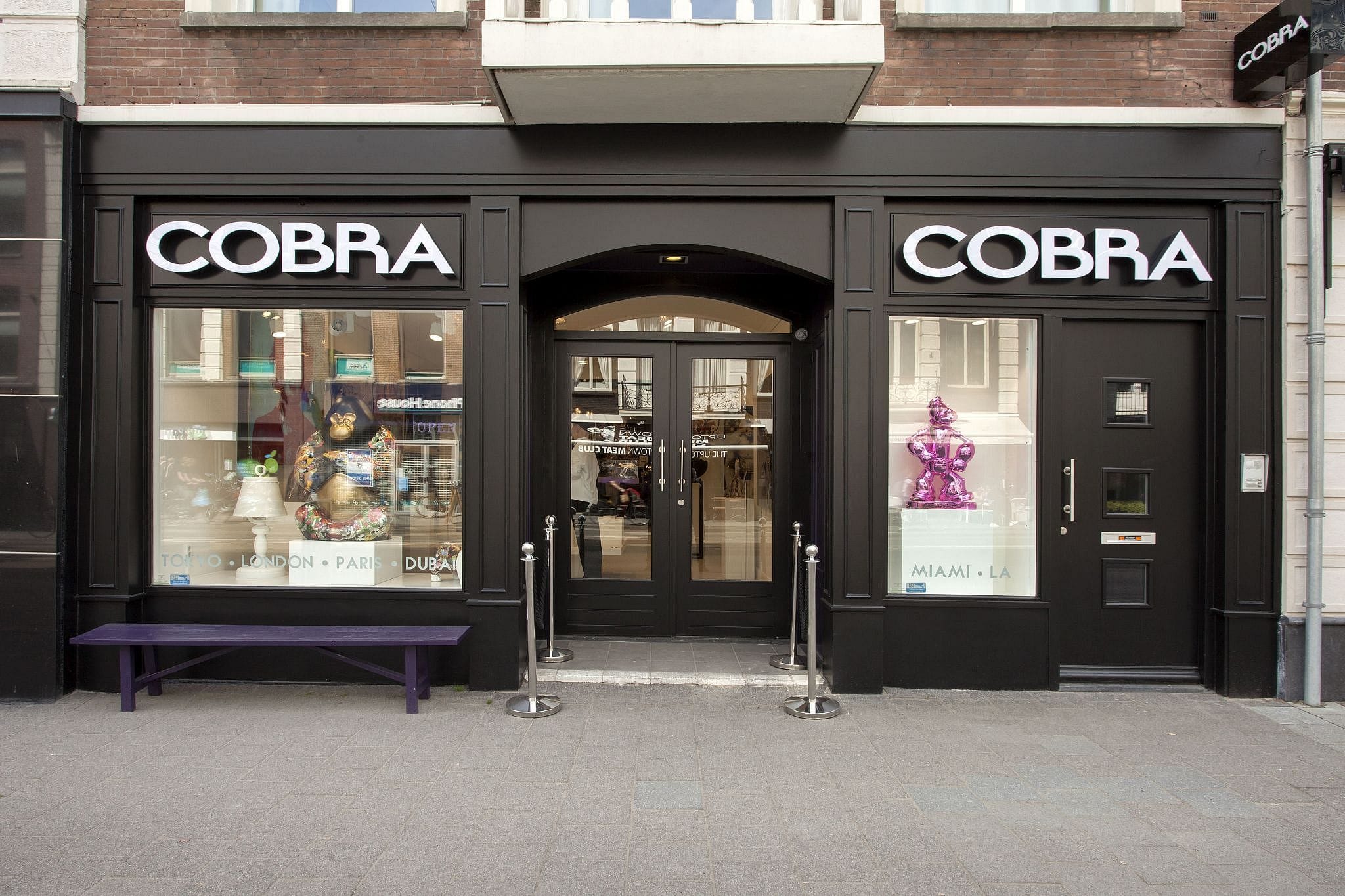  Art porter Cobra Art Opent Exclusieve Eigen Brandstore In 