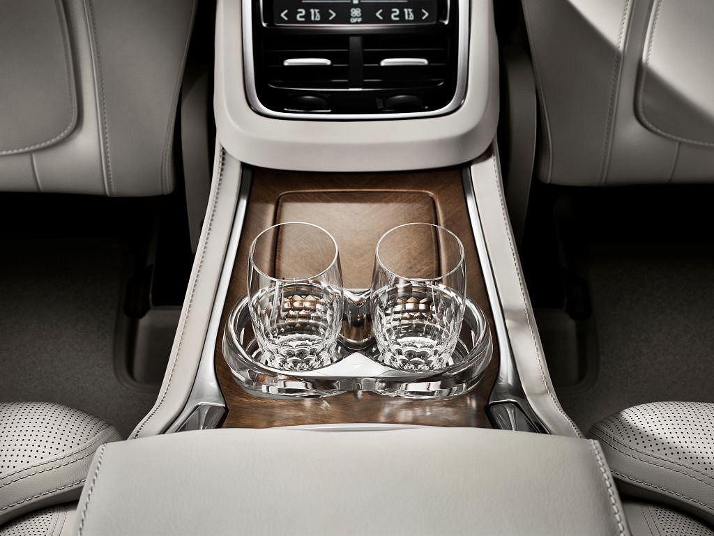 180346_Volvo_XC90_Excellence_interior