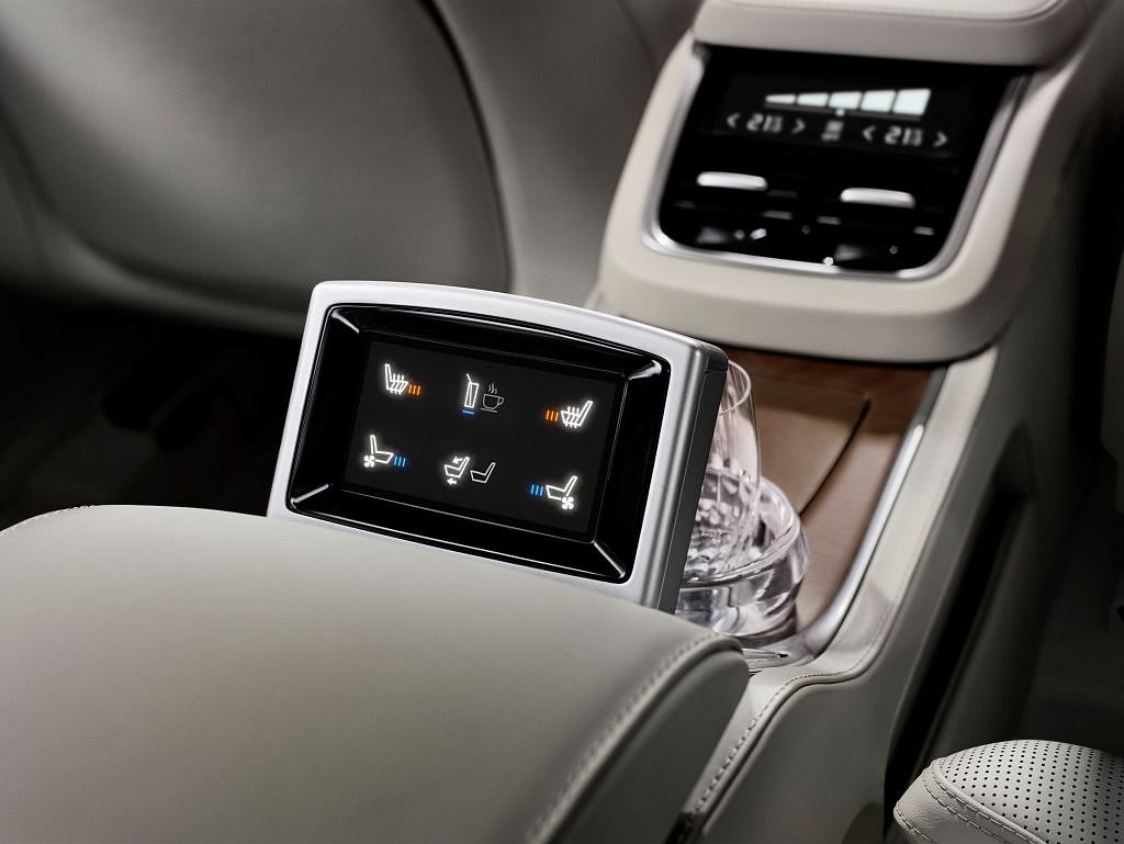 180352_Volvo_XC90_Excellence_interior