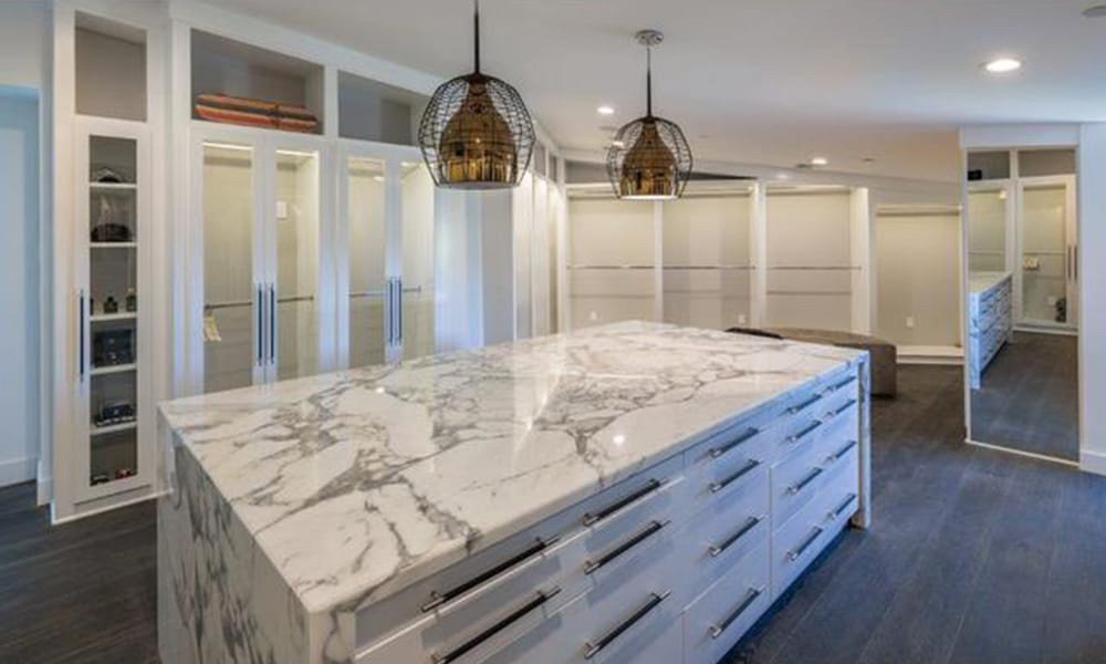 John-Legend-And-Chrissy-Teigen-Beverly-Hills-Real-Estate-Closet-2 16-21-38-693