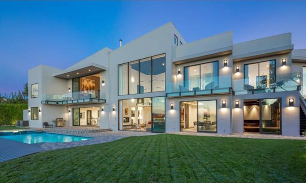 John-Legend-And-Chrissy-Teigen-Beverly-Hills-Real-Estate-Exterior 16-21-39-237