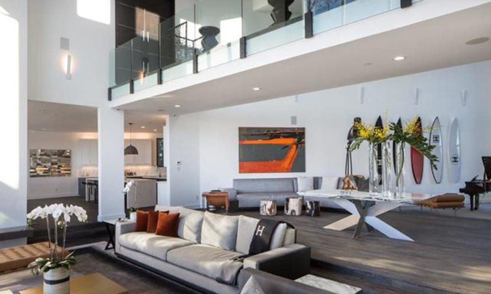John-Legend-And-Chrissy-Teigen-Beverly-Hills-Real-Estate-Living-Room-2 16-21-39-853