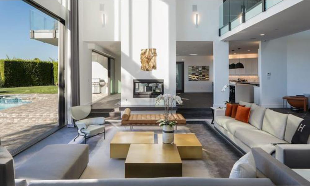 John-Legend-And-Chrissy-Teigen-Beverly-Hills-Real-Estate-Living-Room-4 16-21-39-883