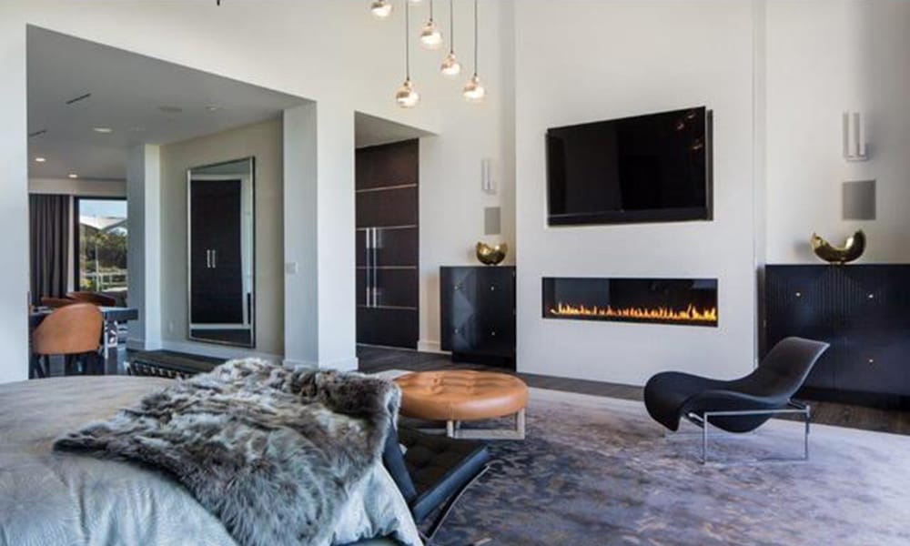 John-Legend-And-Chrissy-Teigen-Beverly-Hills-Real-Estate-Master-Bedroom-4 16-21-41-242