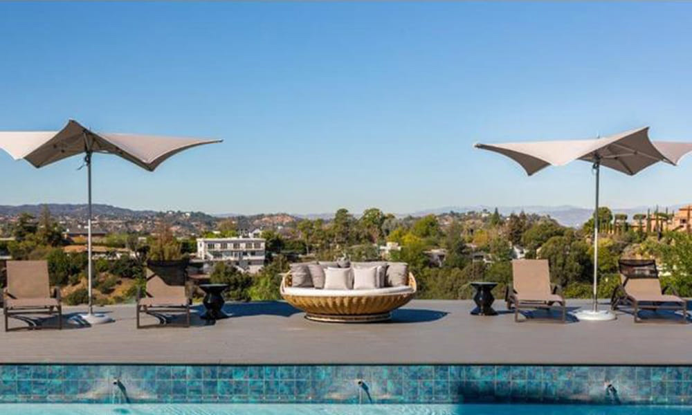 John-Legend-And-Chrissy-Teigen-Beverly-Hills-Real-Estate-Pool 16-21-42-139