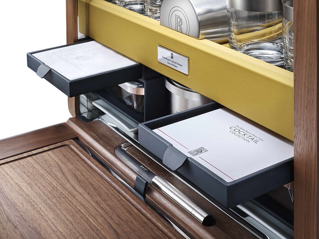 P90206403_highRes_rolls-royce-celebrat