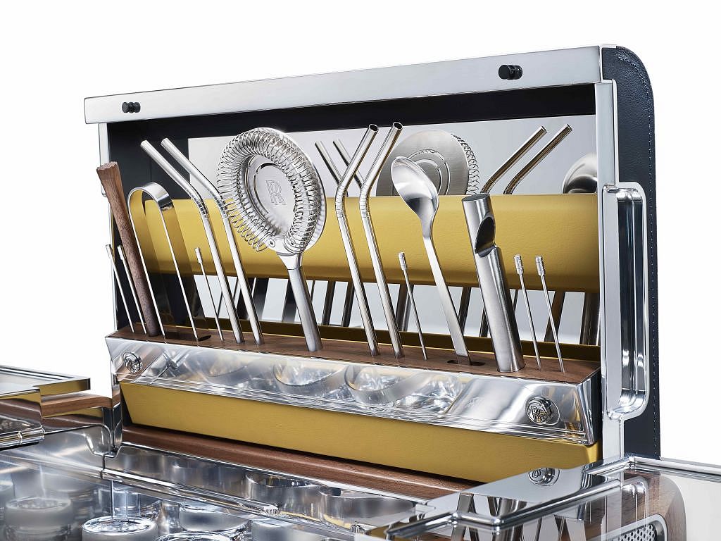 P90206406_highRes_rolls-royce-celebrat