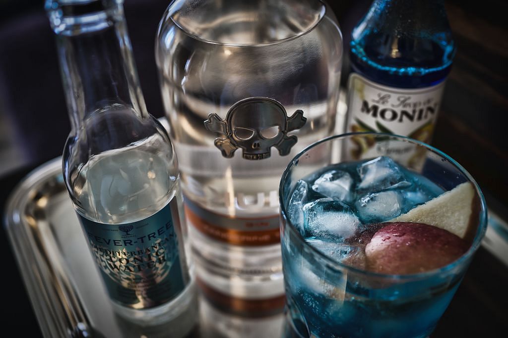 SkullyGin_-Tangerine_twist_fever-tree