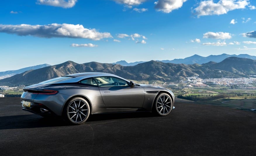 2017-Aston-Martin-DB11-118-876x535