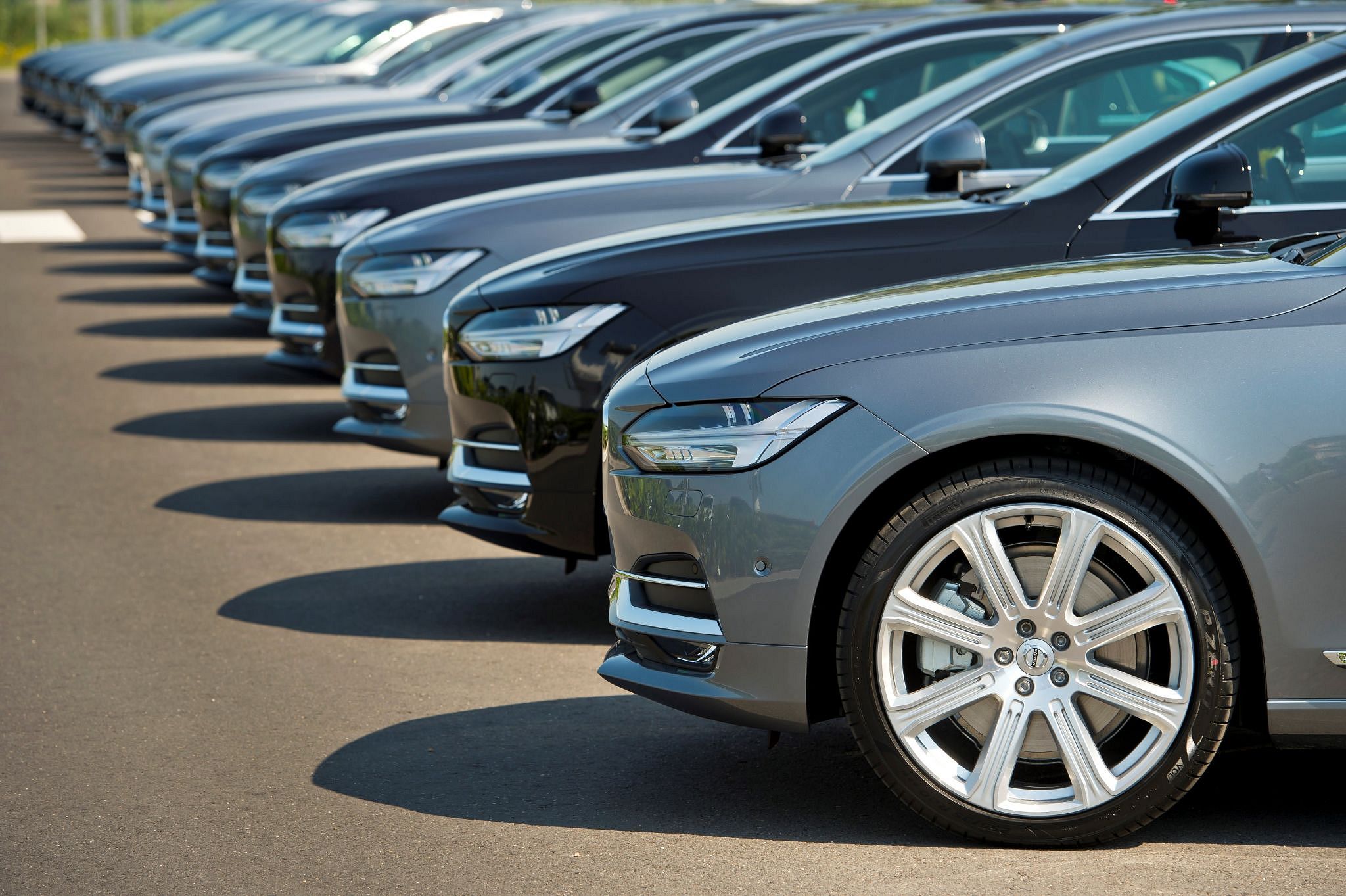 194282_Nieuwe_Volvo_S90_bij_de_dealers_gearriveerd