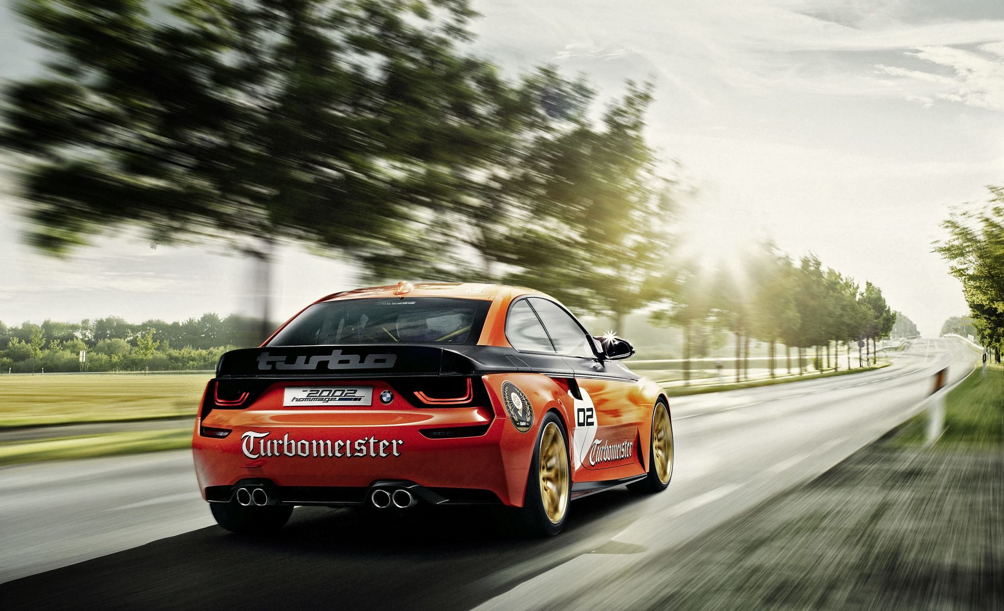 P90230175_highRes_bmw-2002-hommage-08-