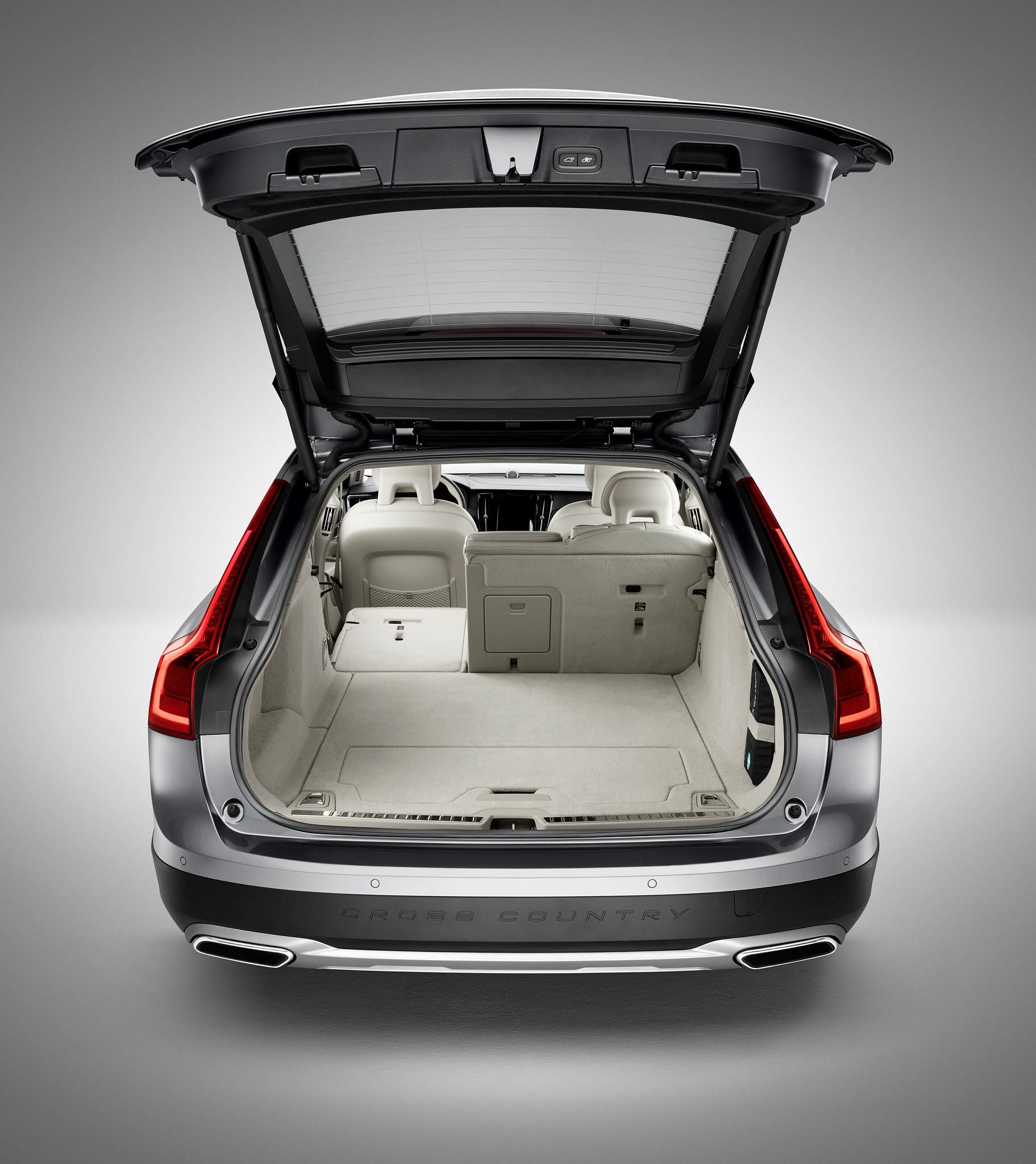 198706_new_volvo_v90_cross_country_detail_loading_space