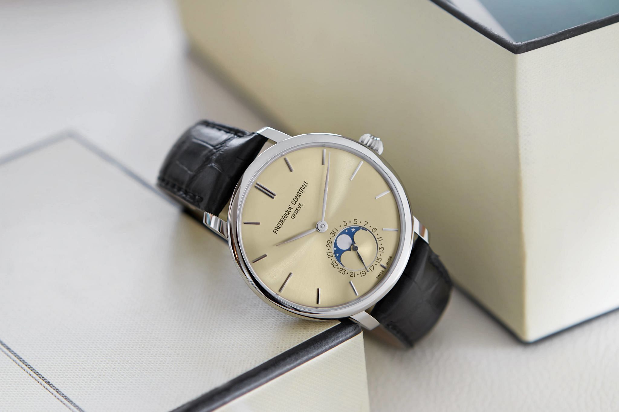 frederique_constant_2016_slimlinline_moonphase_manufacture-4_eur2795