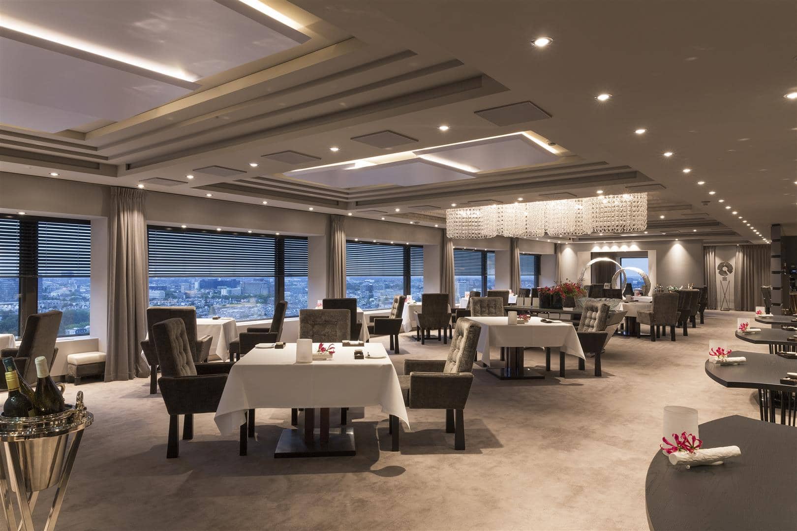 hotel-okura-amsterdam-ciel-bleu-overview