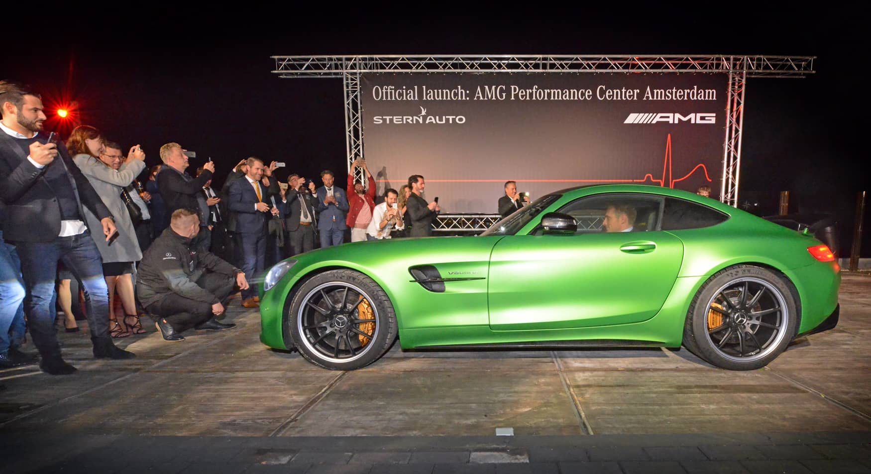 lancering-stern-auto-amg-performance-center-amg-gt-r-1