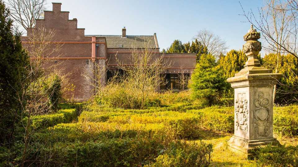 kasteel ter horst staat te koop achterburen koninklijke familie Pure Luxe