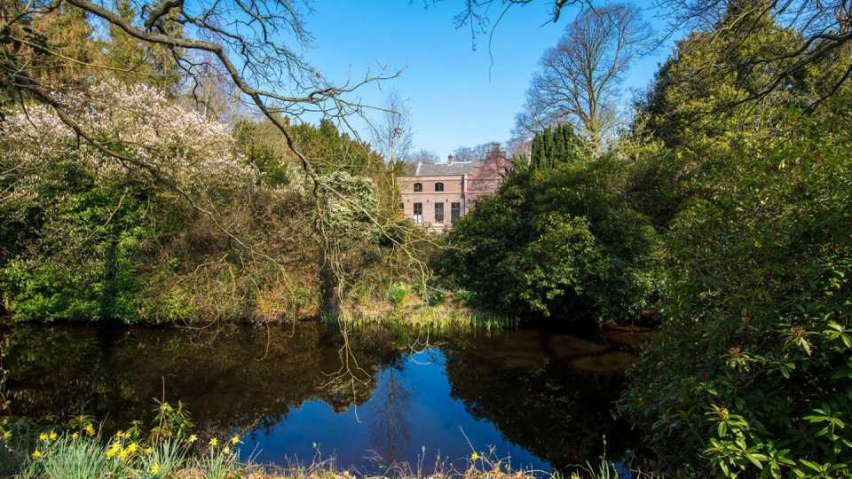 kasteel ter horst staat te koop achterburen koninklijke familie Pure Luxe