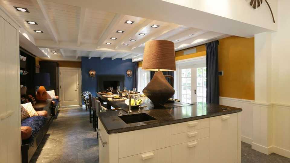 Nederlandse TV-producent Reinout Oerlemans haalt z'n villa in Laren uit de verkoop Pure Luxe