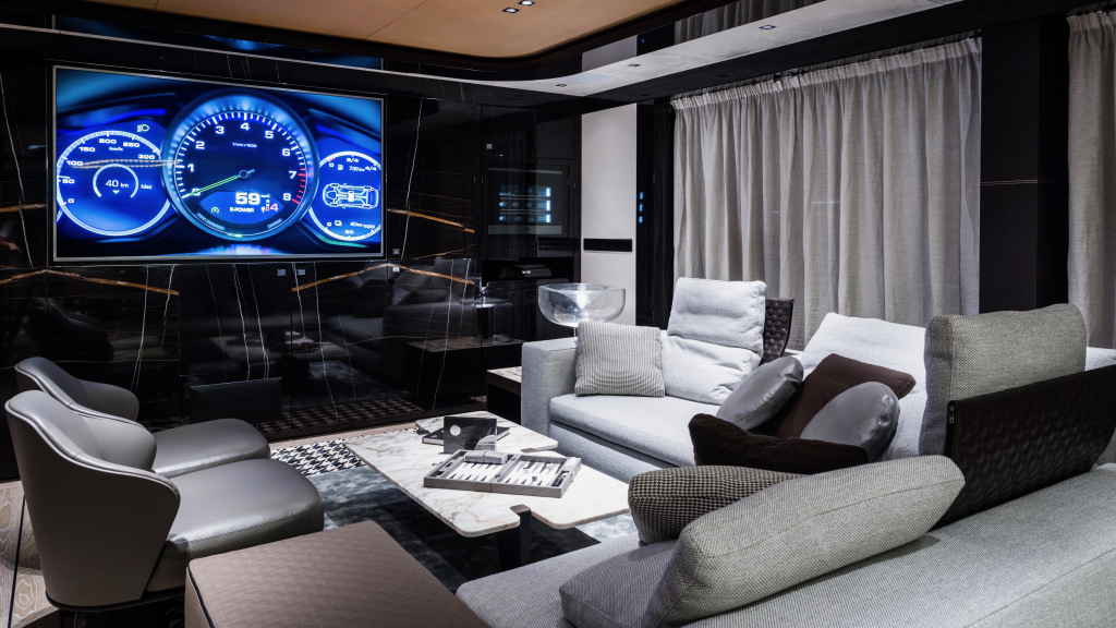 dynamiq porsche gtt 115 hybride superjacht Pure Luxe