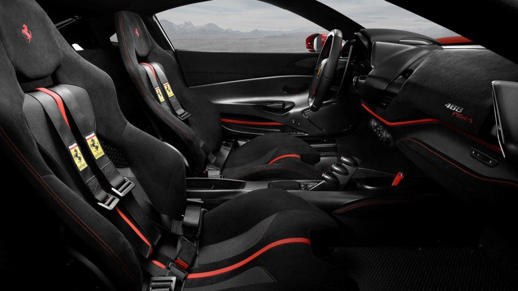 ferrari italie 488 GTB Pista v8 Pure Luxe