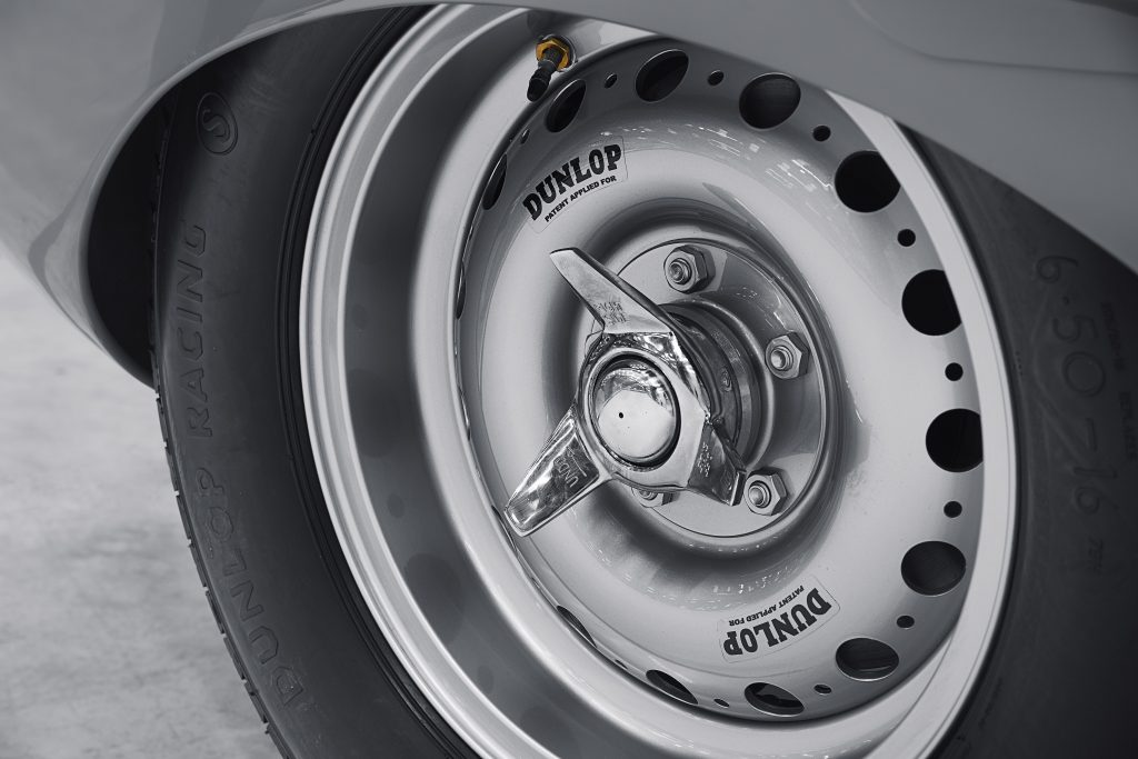 jaguar d-type land rover le mans Pure Luxe