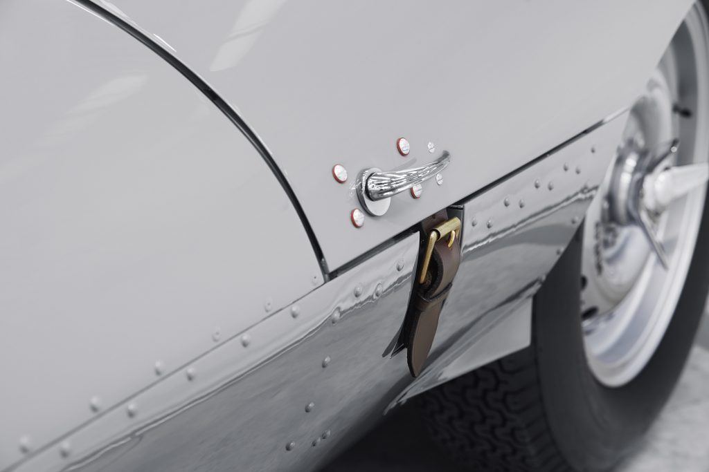 jaguar d-type land rover le mans Pure Luxe