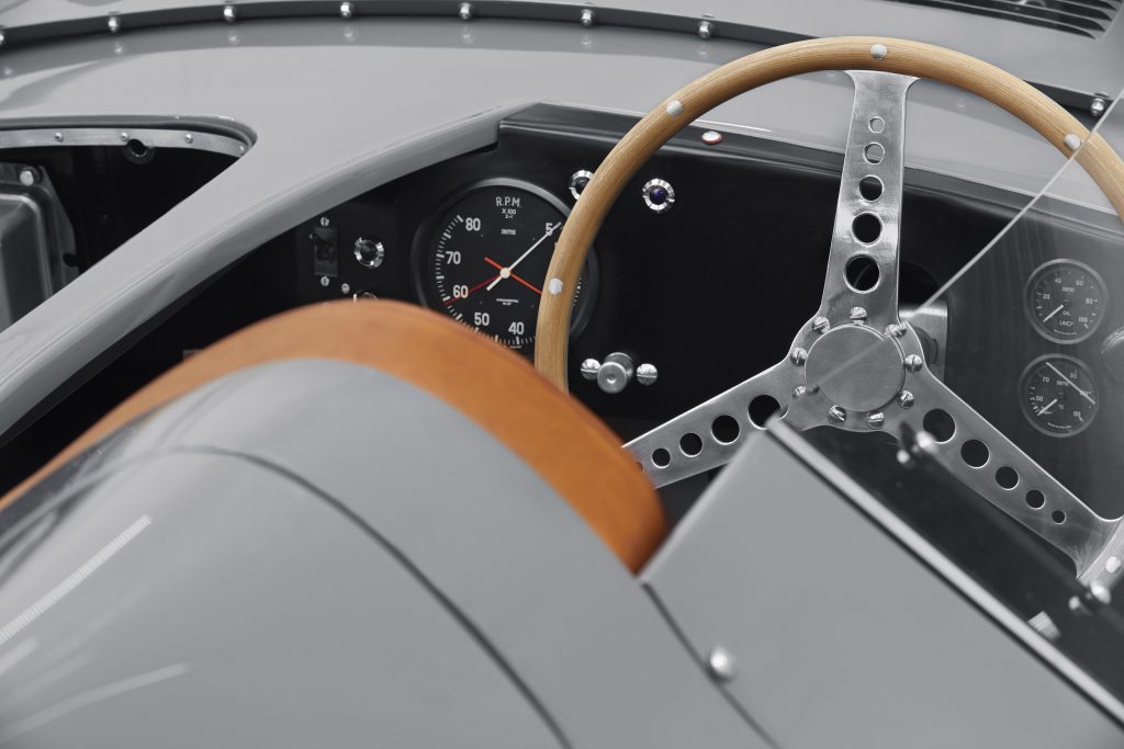 jaguar d-type land rover le mans Pure Luxe