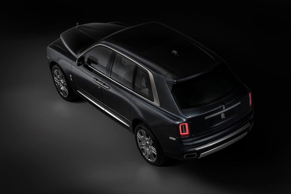 Rolls-Royce Cullinan SUV auto Pure Luxe