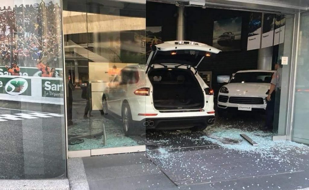 porsche cayenne taiwan crash panamera dealership dealer Pure Luxe