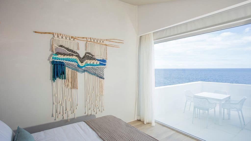 white exclusive villas & suites resort Portugal Azoren Pure Luxe