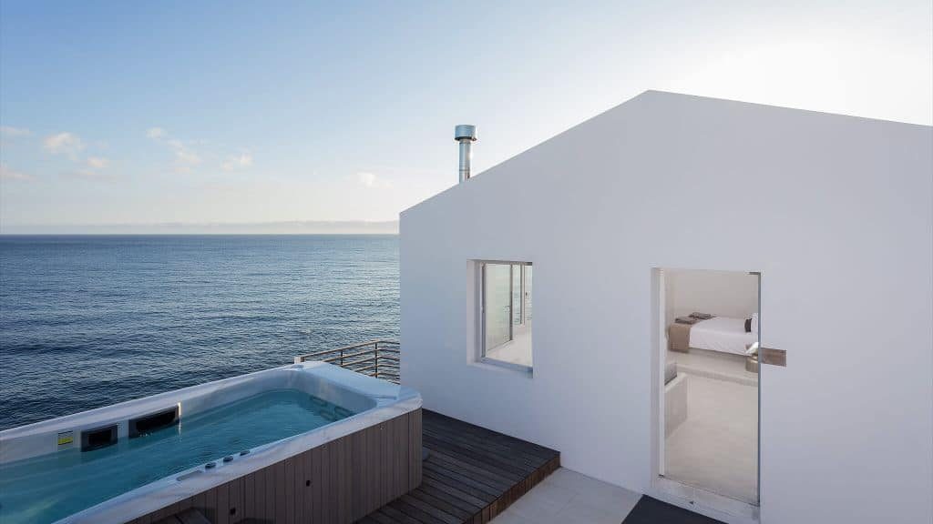 white exclusive villas & suites resort Portugal Azoren Pure Luxe