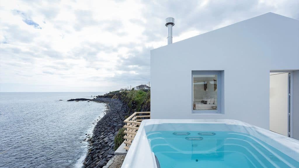 white exclusive villas & suites resort Portugal Azoren Pure Luxe