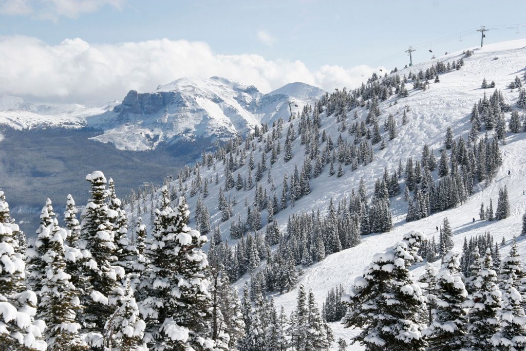 wintersport canada edmonton jasper rocky mountains Pure Luxe
