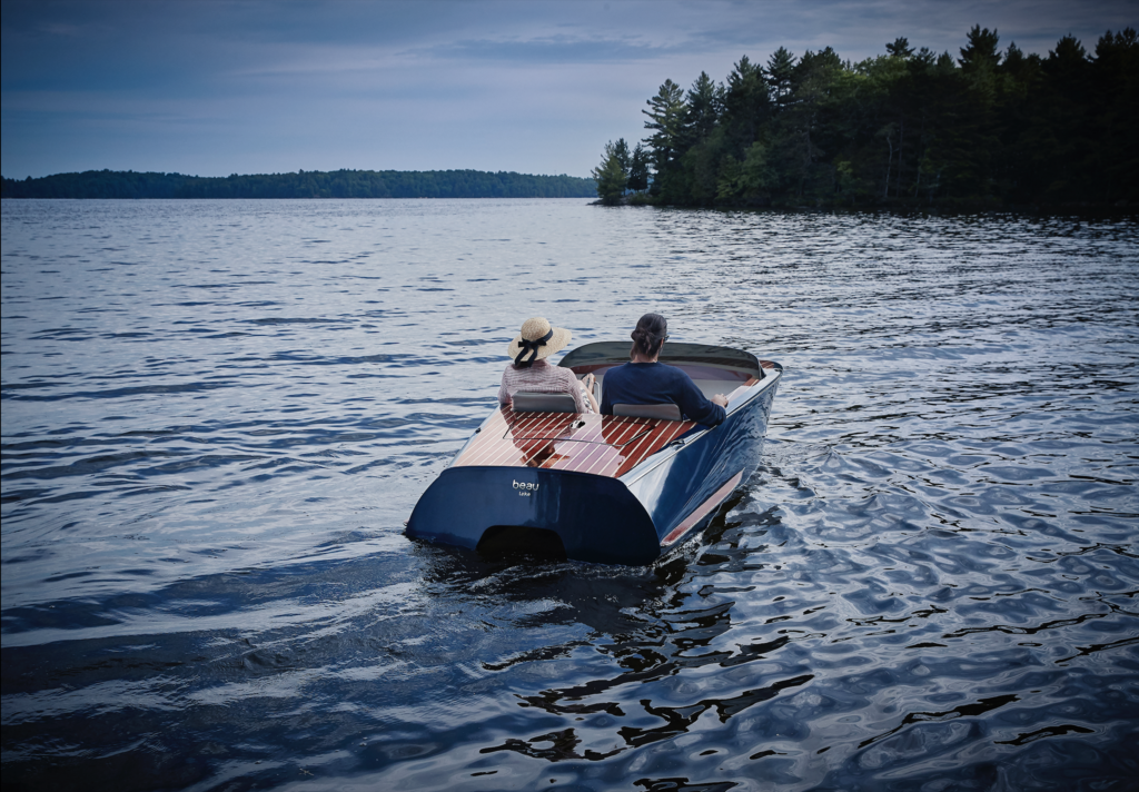 beau lake pedal boat waterfiets boot Pure Luxe