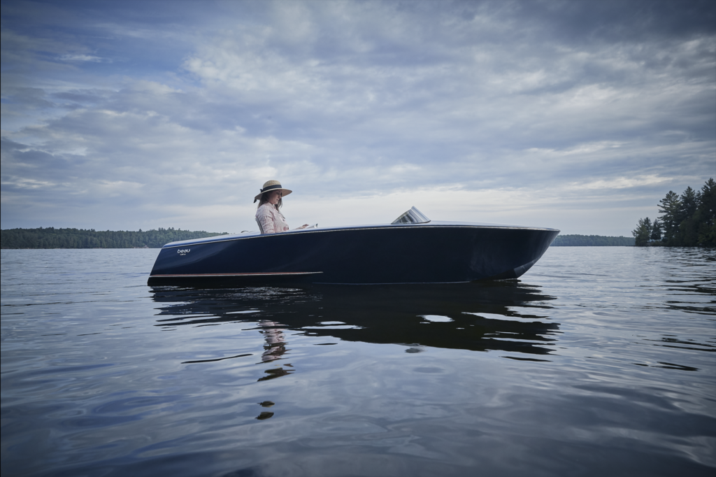 beau lake pedal boat waterfiets boot Pure Luxe