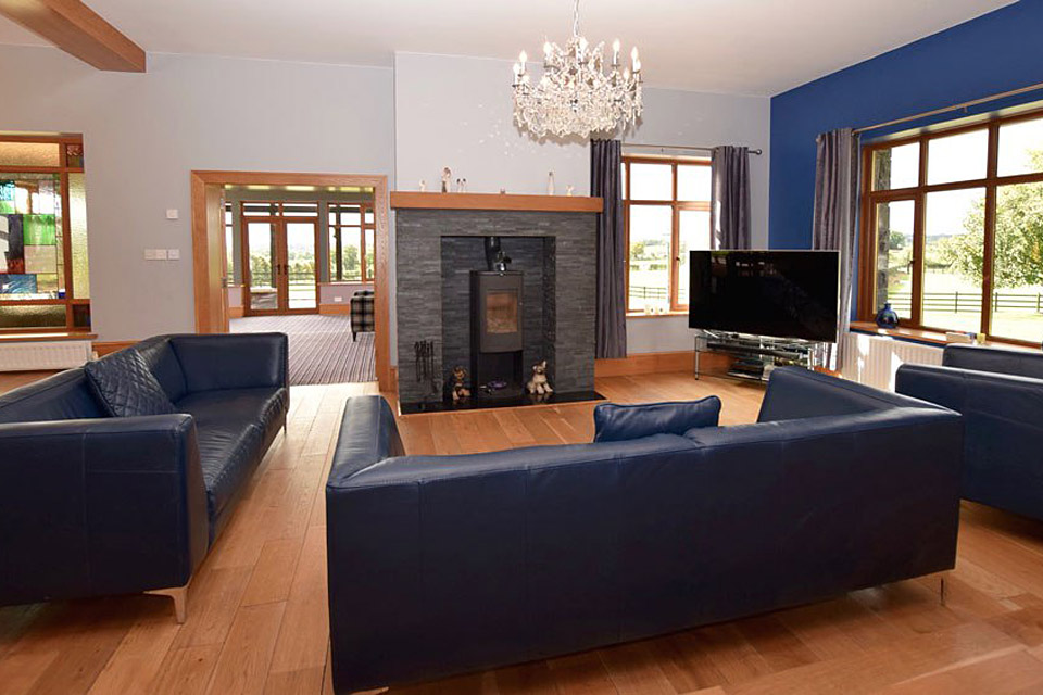 huis ierland moneymore kartbaan stanley best estate agents Pure Luxe