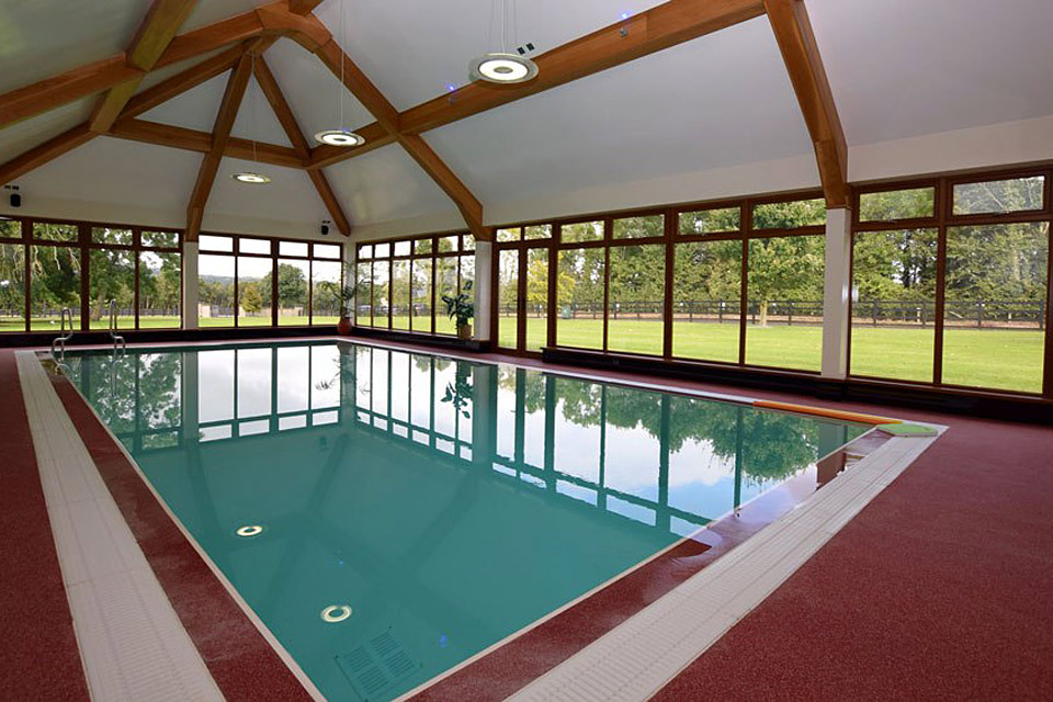 huis ierland moneymore kartbaan stanley best estate agents Pure Luxe