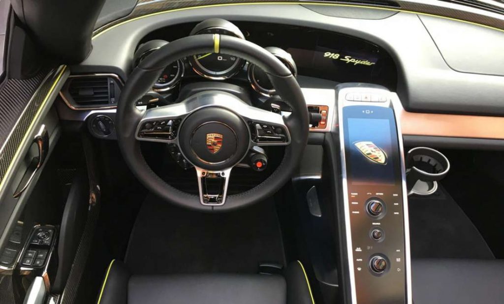 porsche 918 spyder hybride hypercar Pure Luxe