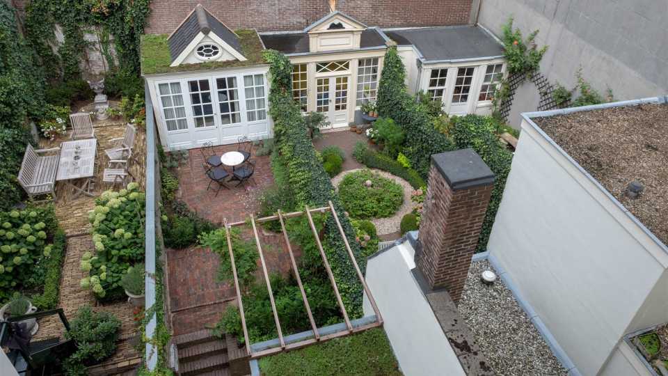 jeroen van koningsbrugge acteur grachtenpand verkoop Pure Luxe