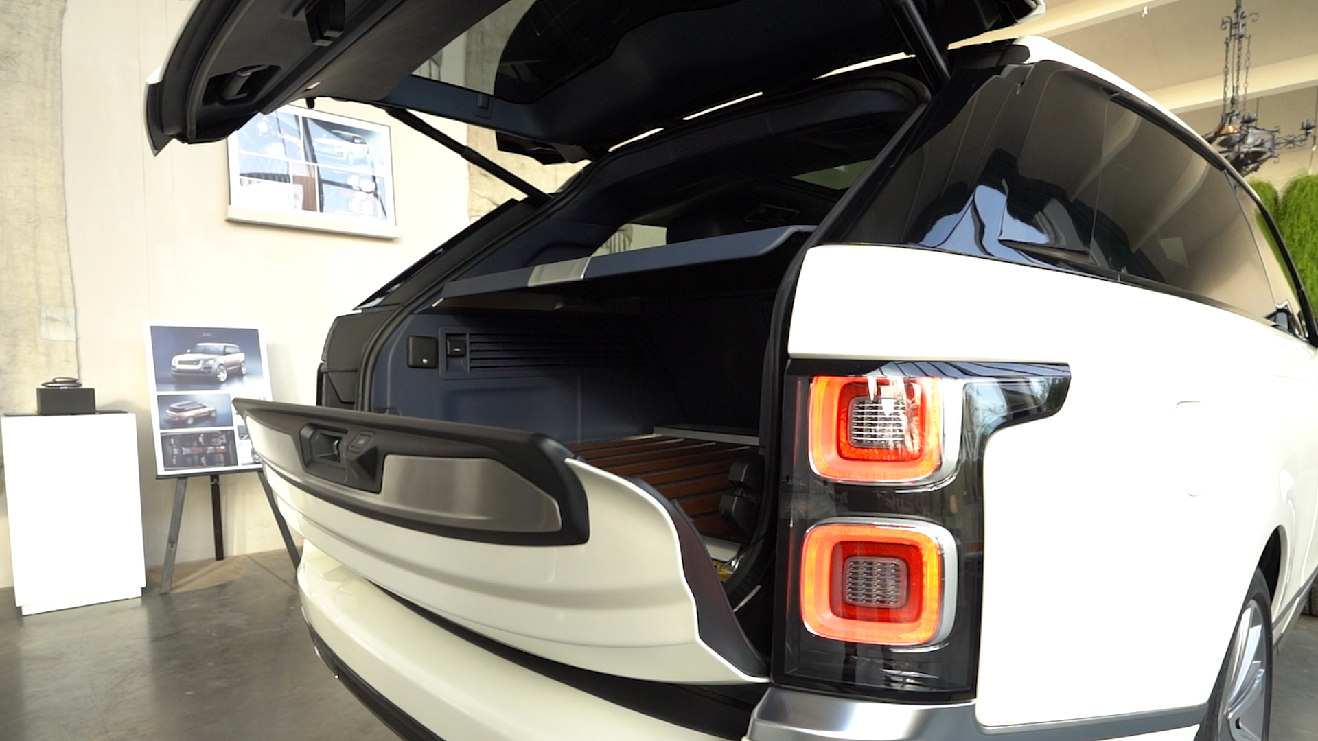 Range Rover SV Coupé Land Rover Jaguar Pure Luxe