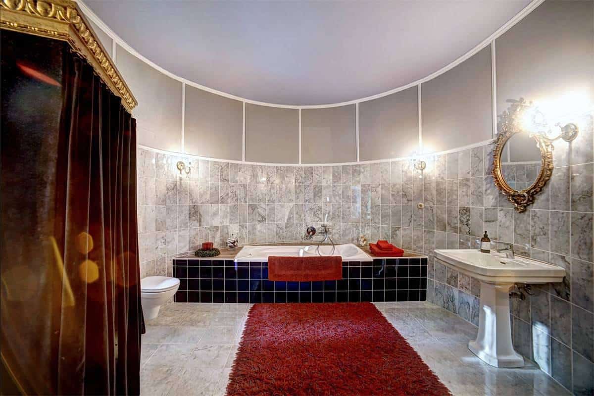 Mozart's Last Castle Pure Luxe