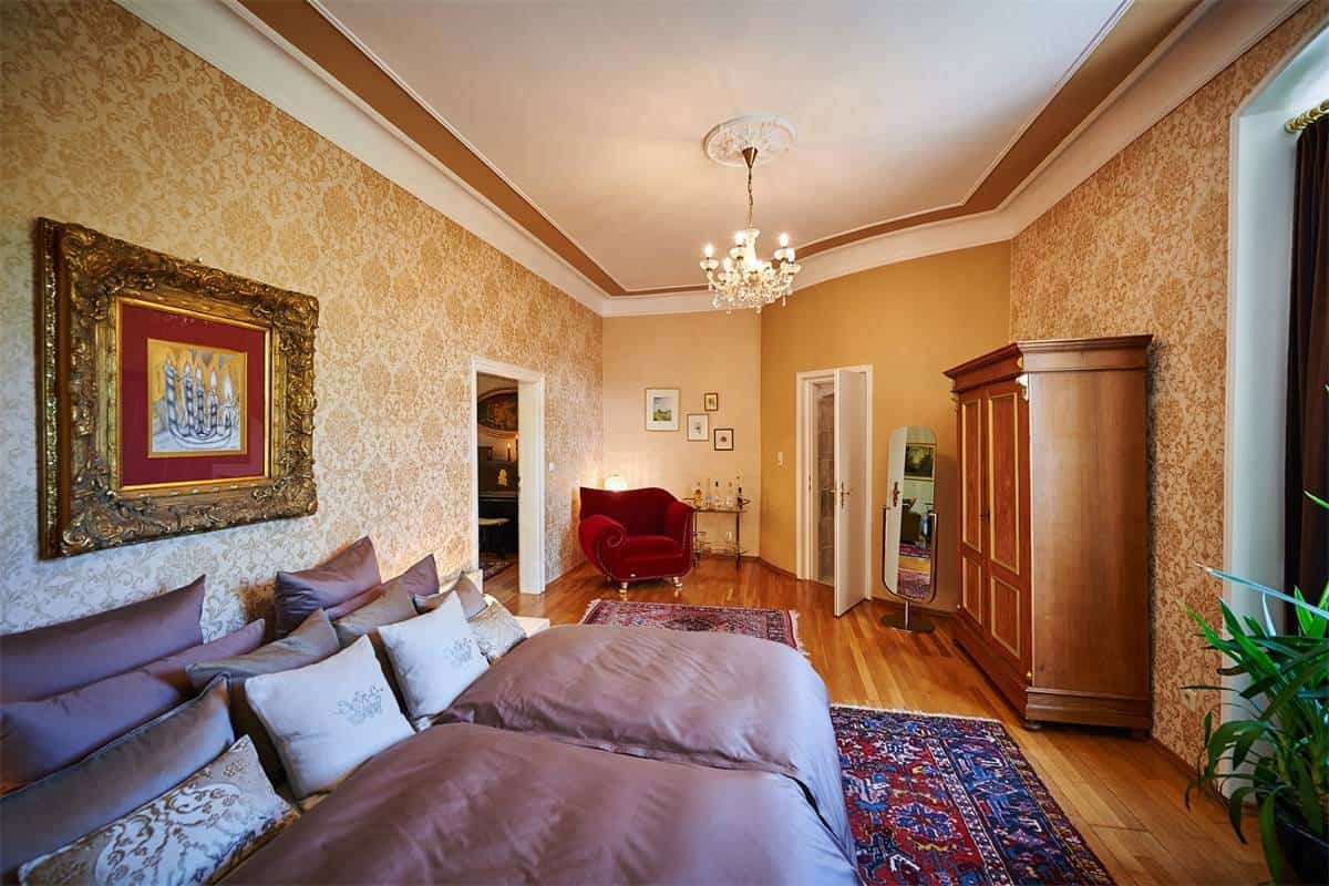 Mozart's Last Castle Pure Luxe