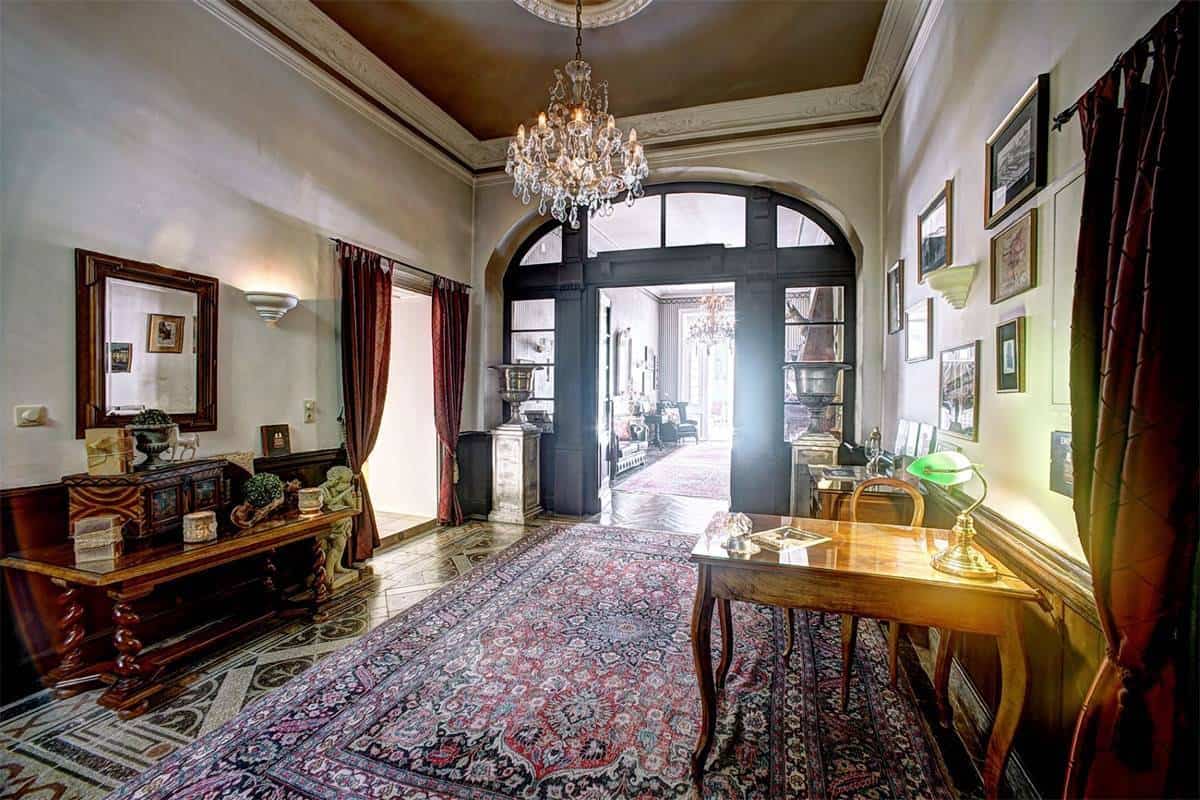 Mozart's Last Castle Pure Luxe