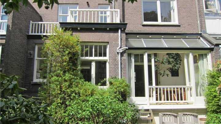 Grachtenpand van Hans Teeuwen Pure Luxe