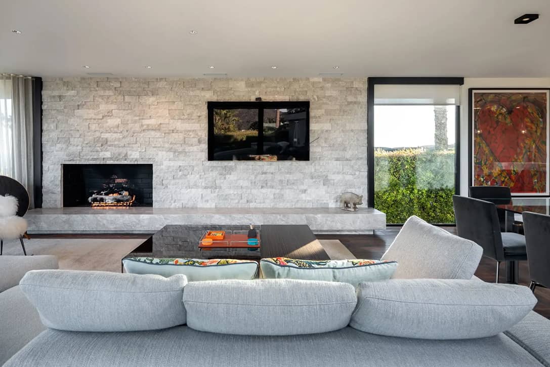 elon musk woning los angeles brentwood Pure Luxe