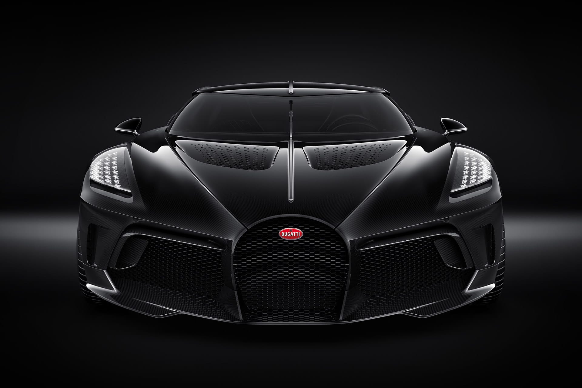 bugatti la voiture noire coupe Pure Luxe